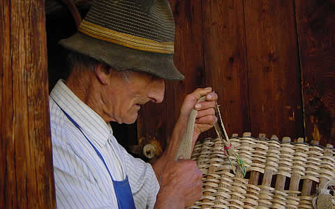 Lavori artigianali ladini